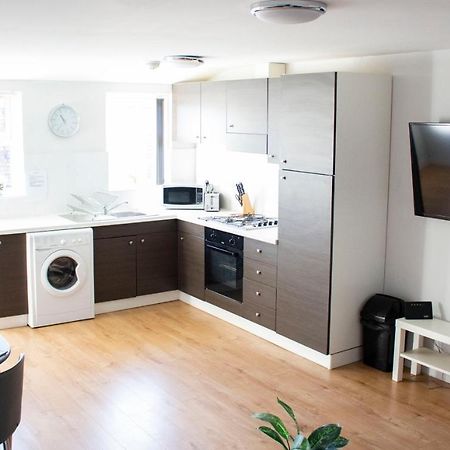 Large Ground Floor Pet Friendly 2 Bedroom Apartment with FREE Parking Loughborough Buitenkant foto