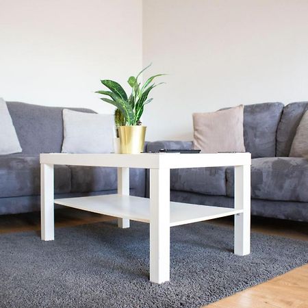 Large Ground Floor Pet Friendly 2 Bedroom Apartment with FREE Parking Loughborough Buitenkant foto