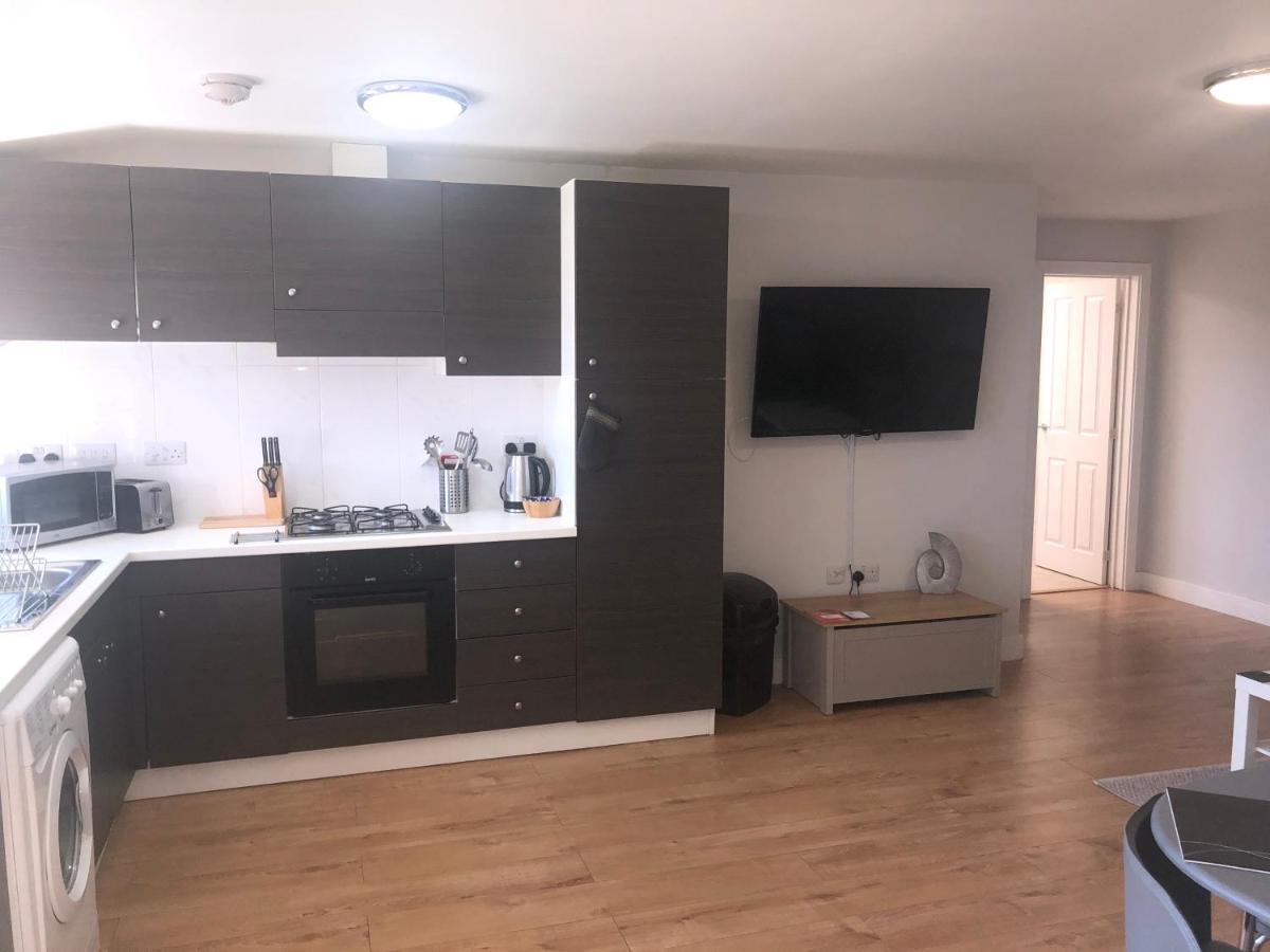 Large Ground Floor Pet Friendly 2 Bedroom Apartment with FREE Parking Loughborough Buitenkant foto